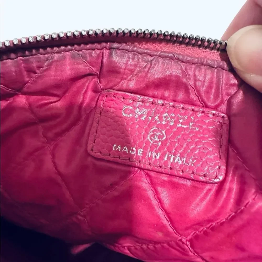 Chanel caviar Quilted pink leather Clutch